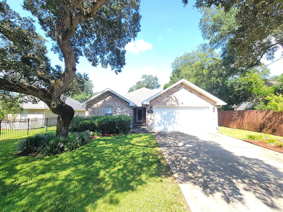 712 Hazel Dr