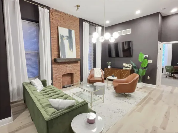 1913 Senate St APT A, Saint Louis, MO 63118