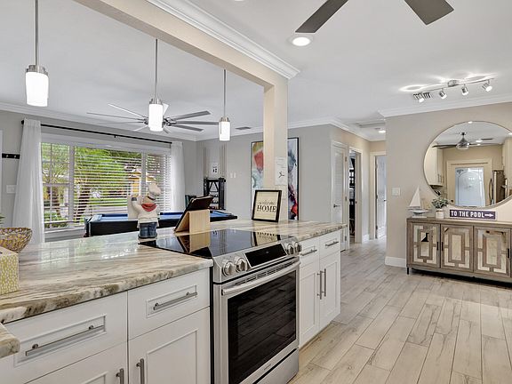 3rd image of 2511 NE 20th Avenue