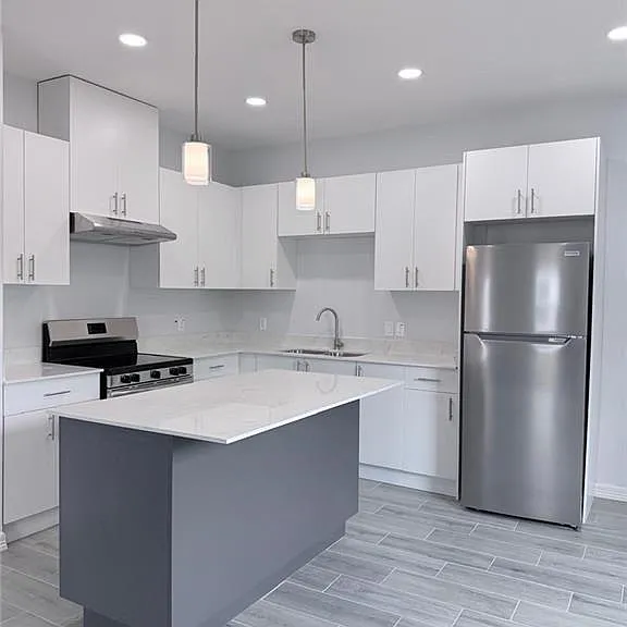 1704 Clinton St #1 — Photo 9
