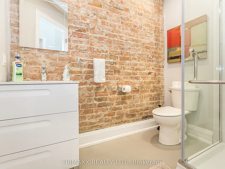 1220 King St W #A — Photo 22