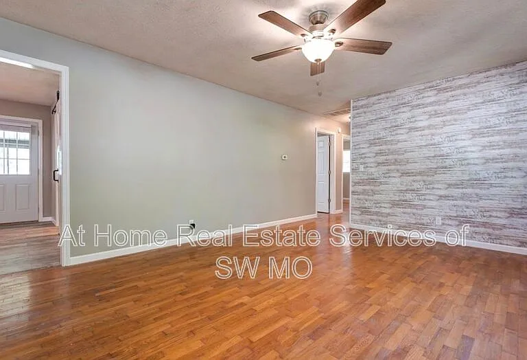 2425 S Dollison Ave — Photo 8