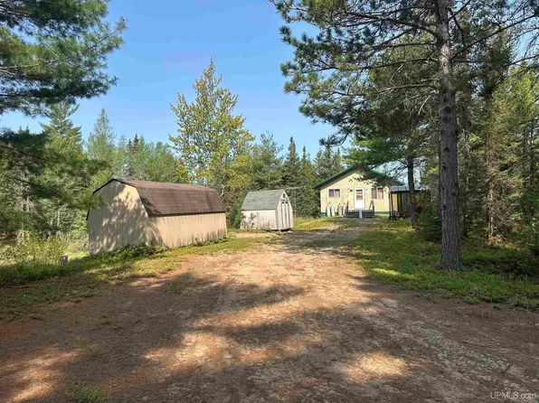 3250 Smith Creek Rd, Manistique, MI 49854