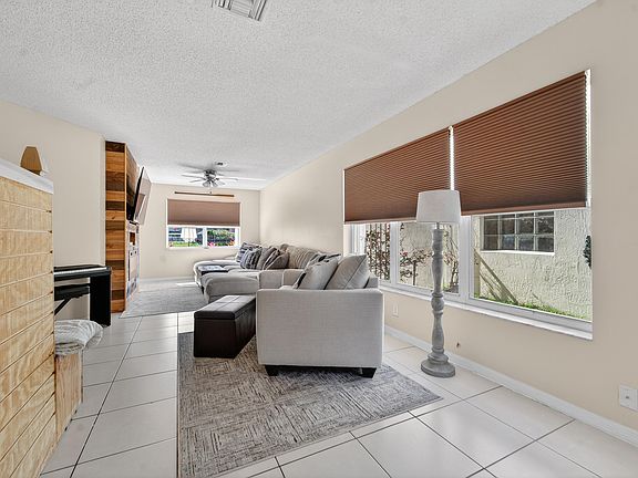 5th image of 3944 Crescent Creek Drive