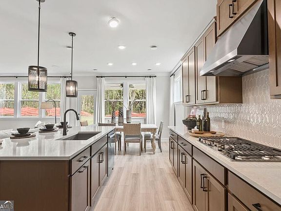 5th image of 5015 Kennison Way