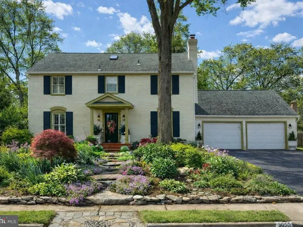 3705 Riverwood Ct, Alexandria, VA 22309