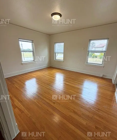 2709 Dickman Rd — Photo 4