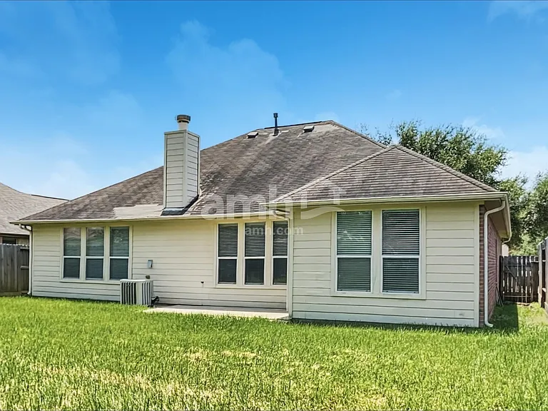 1016 Brazos Ct — Photo 16