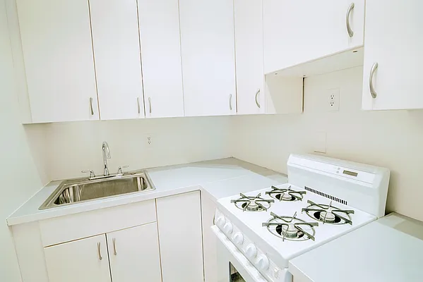 Rented by R New York | media 25