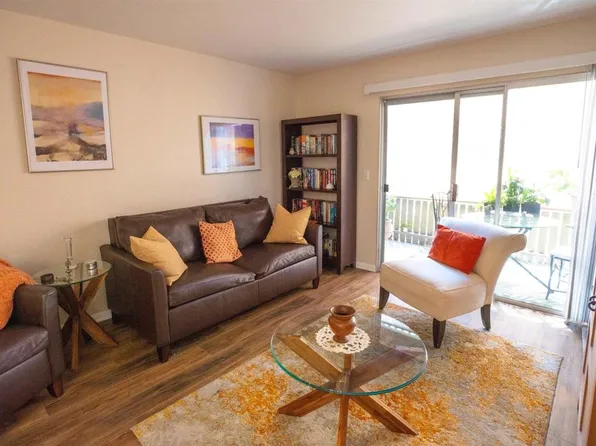 432 Edgehill Ln, Oceanside, CA 92054