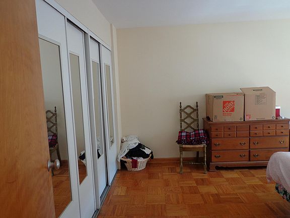 4th image of 2115 W Farragut Ave #1