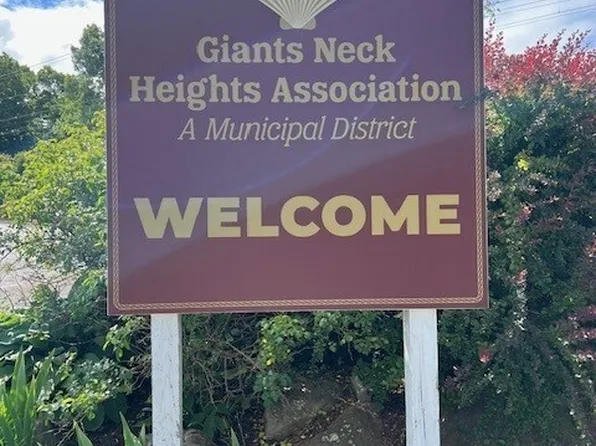 7 Edge Hill Road, East Lyme, CT 06357