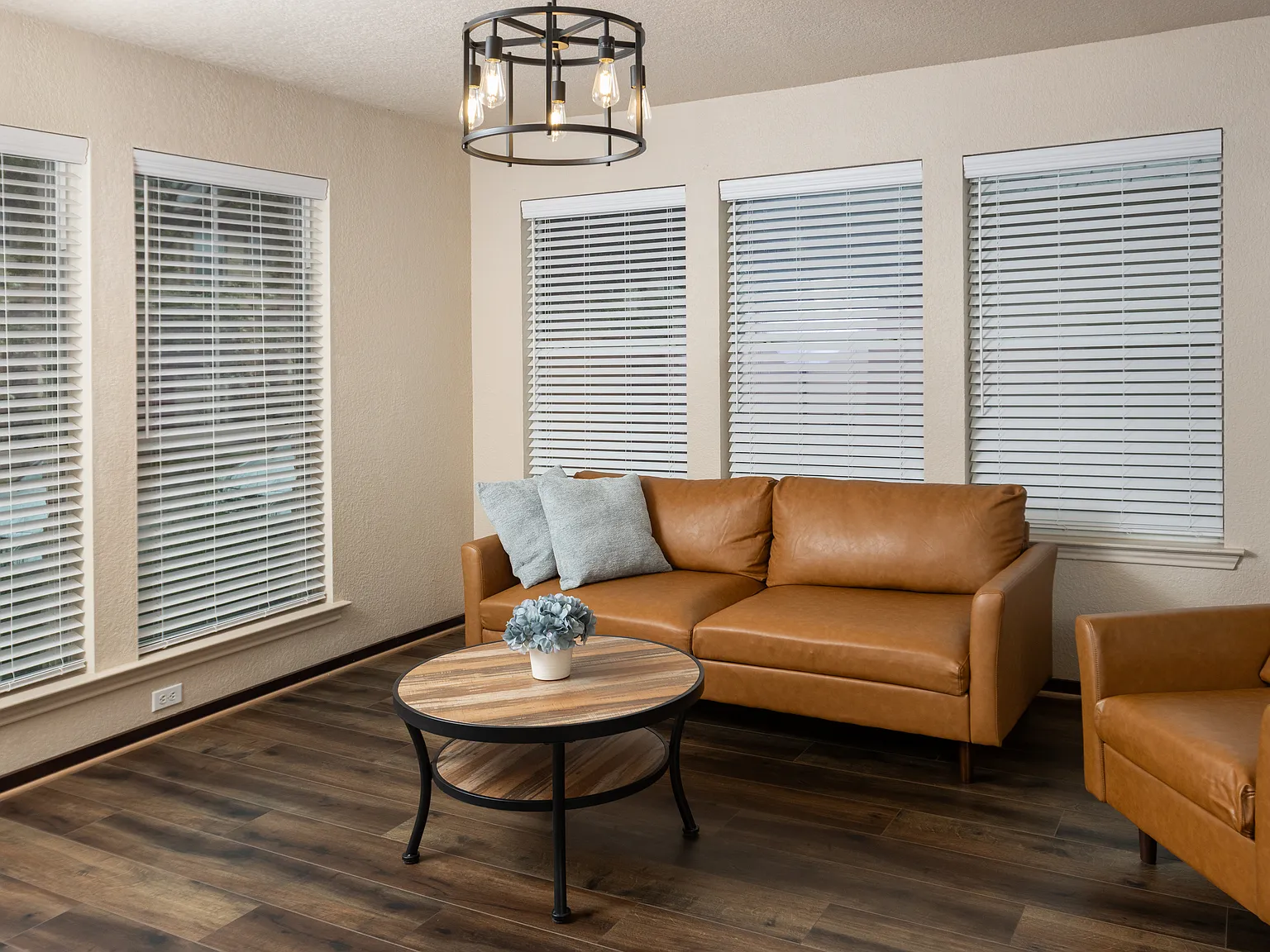 4 bed, 1789 sqft, $2,700 — Photo 4
