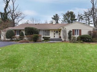 96 Barkers Point Rd, Port Washington, NY 11050
