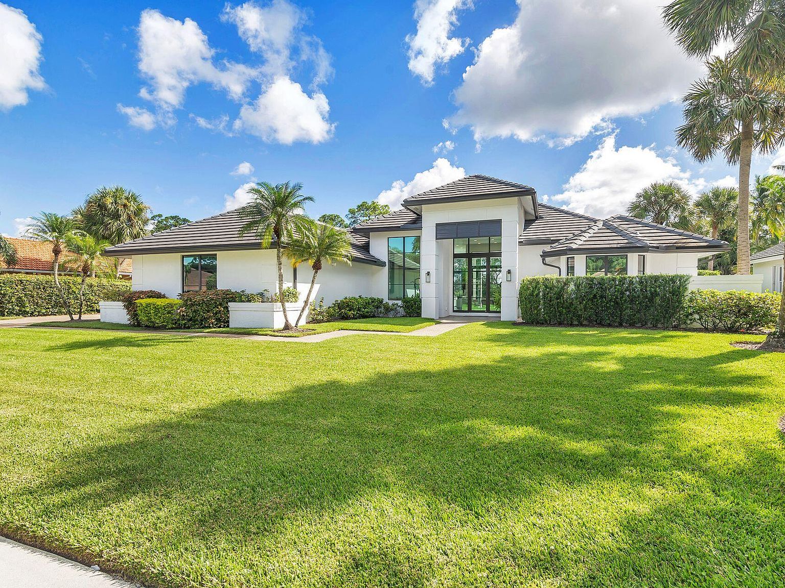 1670 Mayacoo Lakes Blvd