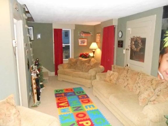 451 Main Street Living 2