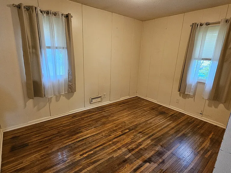 325 Territorial Rd NE — Photo 4