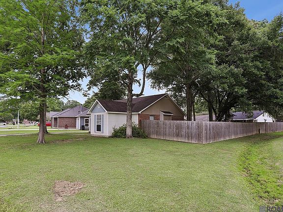 2nd image of 11136 Village Green Dr