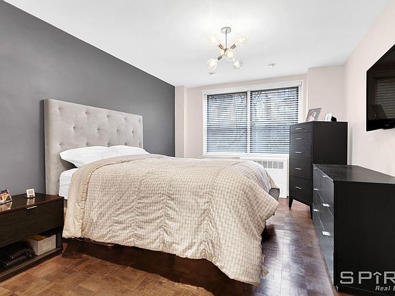 5th image of 315 E 70th St APT 4-K