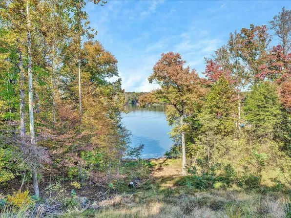 74 Coves Rd, Union Hall, VA 24176