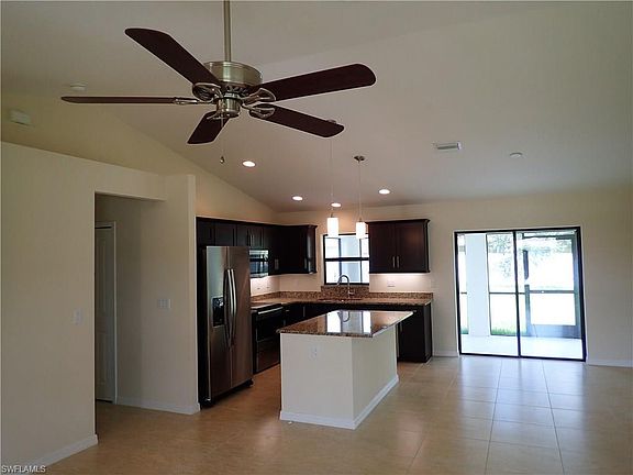 4th image of 138 NE 12th Ct