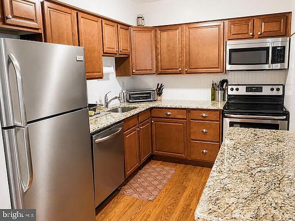 2nd image of 7 Rockford Rd APT H22