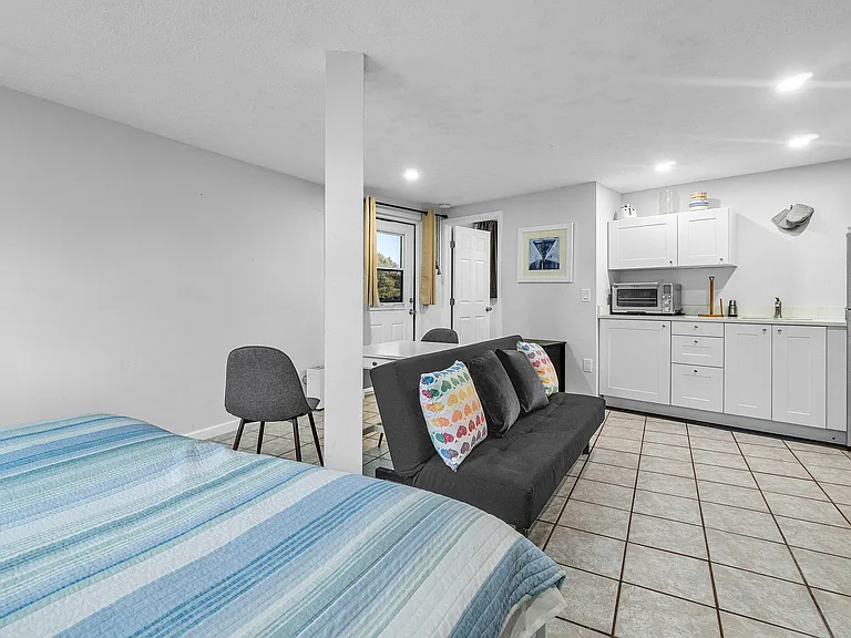 2080 Canter Way — Photo 16