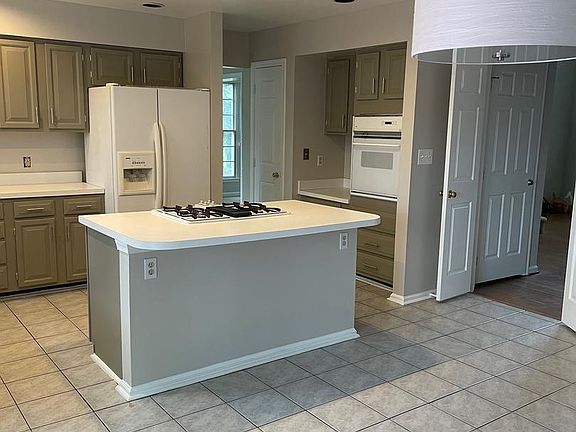 3rd image of 6404 Empty Song Rd
