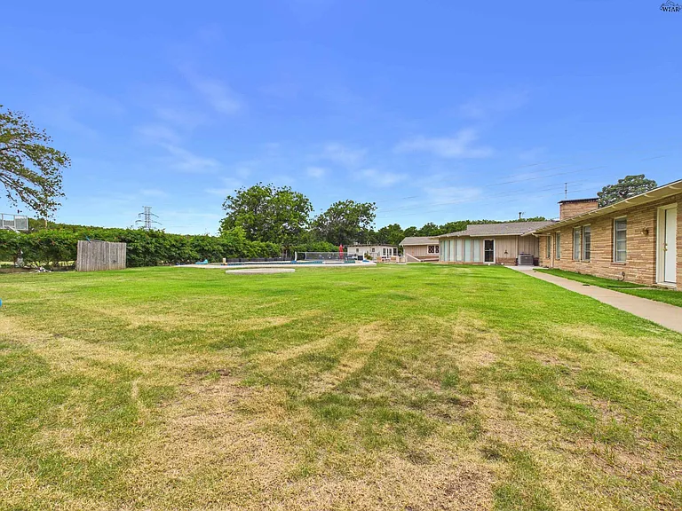 5501 Seymour Hwy — Photo 39