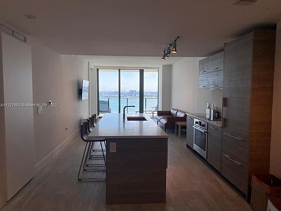 4th image of 650 NE 32nd St Unit 2305