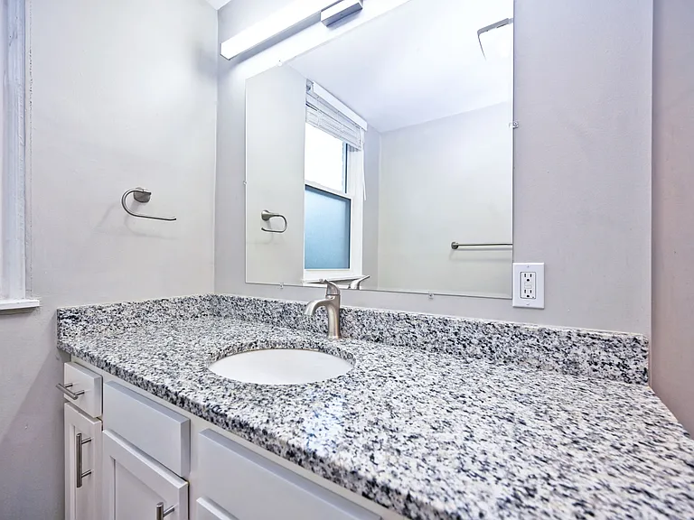 2709 Griffiths Ave — Photo 26