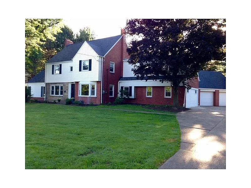 418 Kittanning Pike photo 1