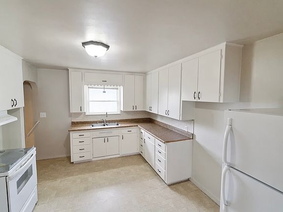 4th image of 33 E Rich Ave