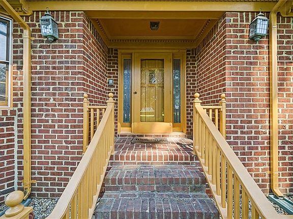2nd image of 5853 Bernhowe Manor Ln
