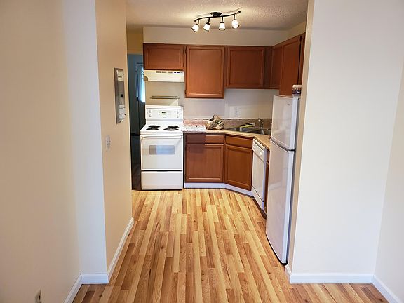 3rd image of 6381 Village Ln