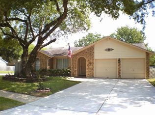 38 Oak Harbor Dr, Houston, TX 77062