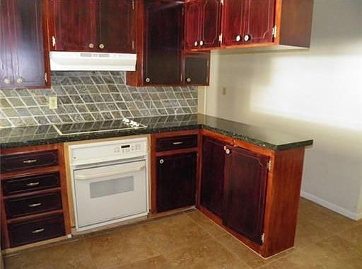 4th image of 936 Banyan Dr