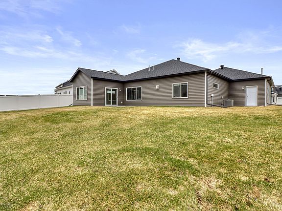 5th image of 7352 Eagle Pointe Dr S