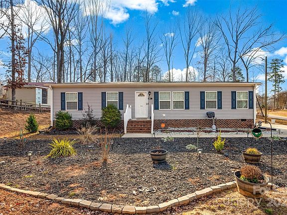 3rd image of 209 Sailwinds Rd