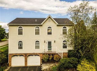 301 Trail Ct E, Cranberry Township, PA 16066