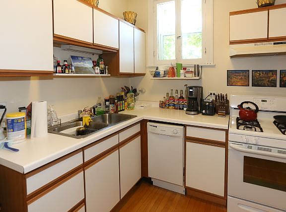 2nd image of 5550 N Glenwood Ave #W3