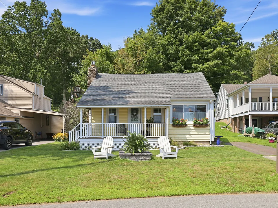 57 Lake Dr
