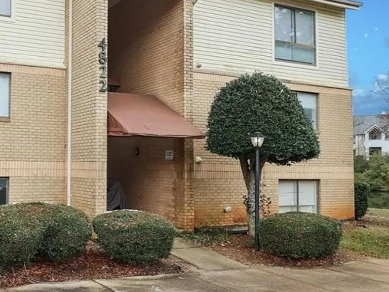 4822 Spring Lake Dr #D — Photo 1