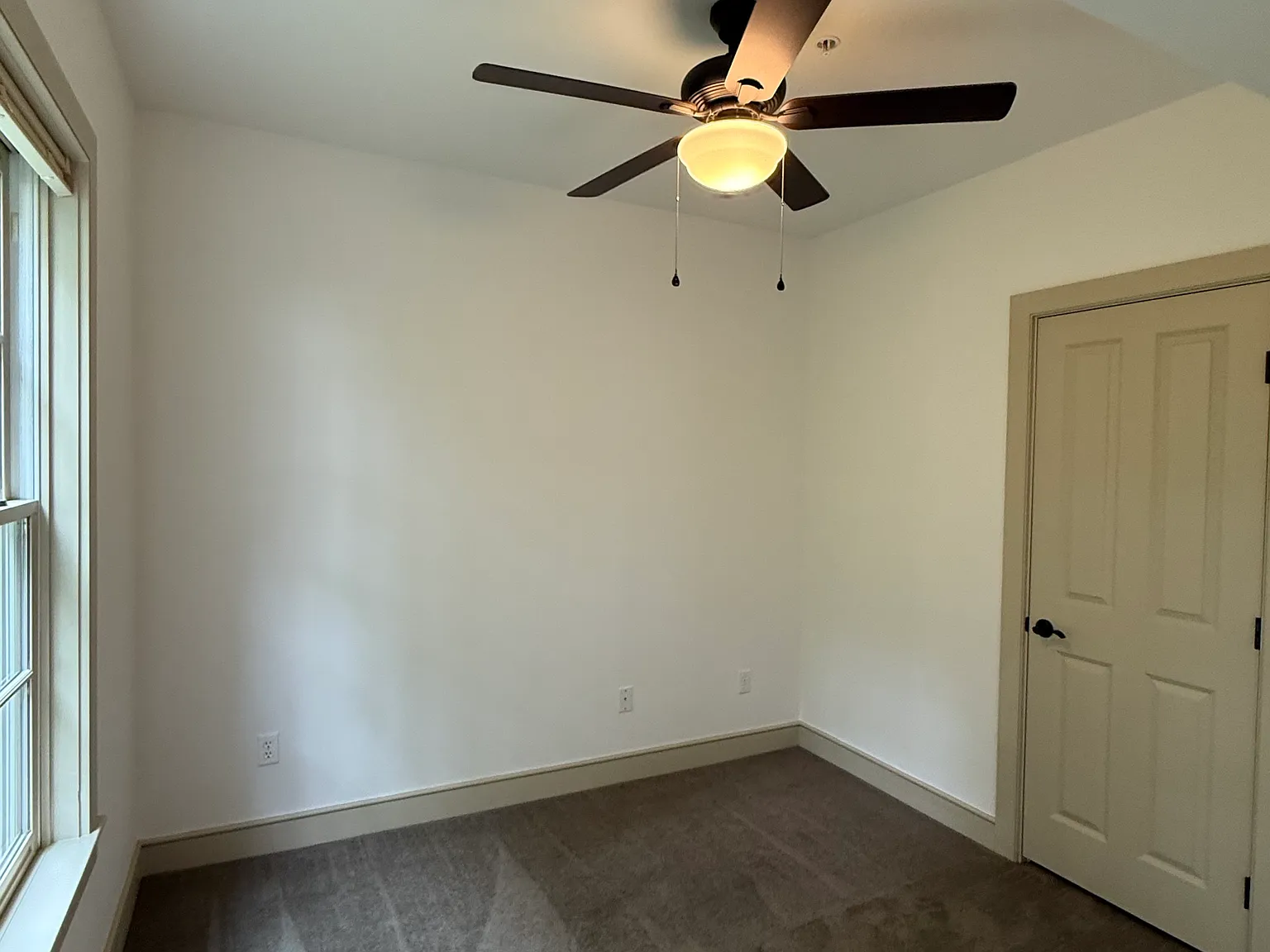 2 bed, 750 sqft, $2,200 — Photo 3