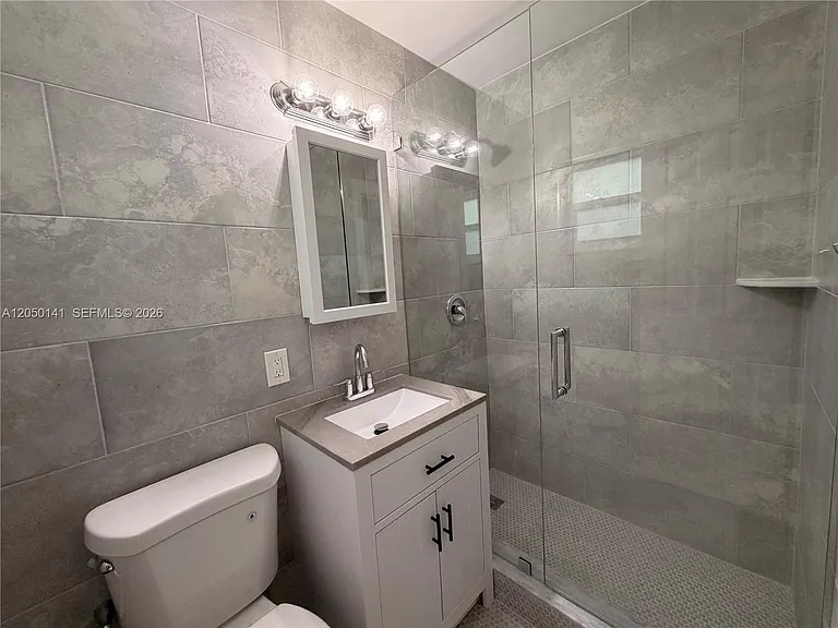 1632 NE 4th Pl #2 — Photo 6