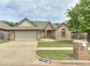 11833 SW 17th St, Yukon, OK 73099