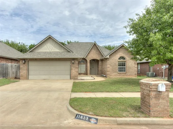 11833 SW 17th St, Yukon, OK 73099