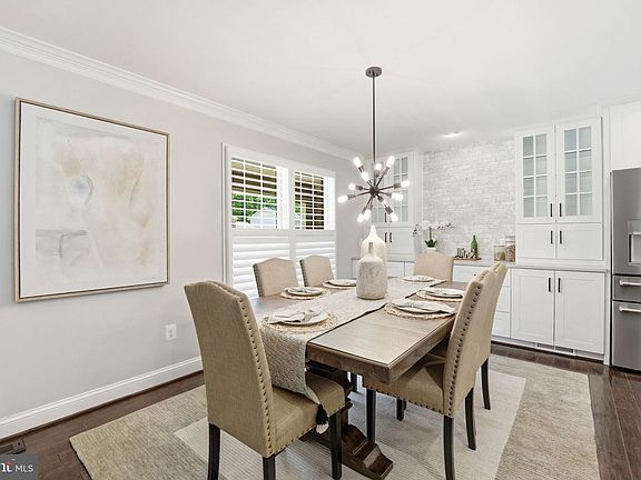 5th image of 2638 Oakton Glen Dr