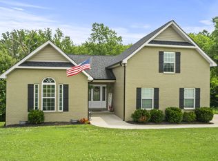 433 Robins Trl, Westmoreland, TN 37186