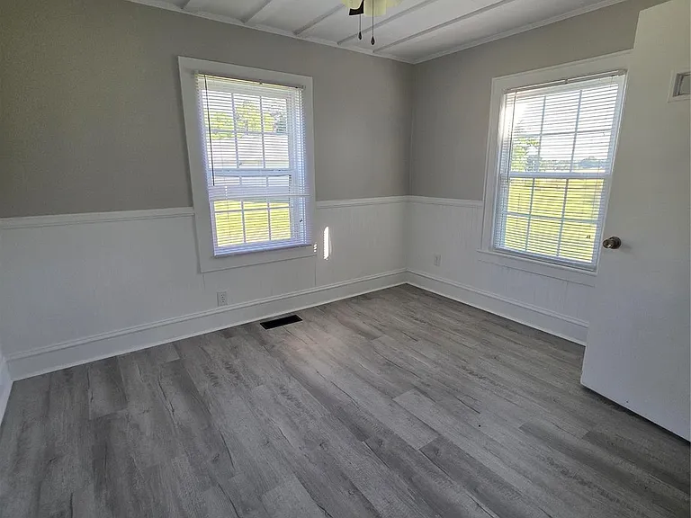 1318 Baucom Rd — Photo 8